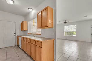 112 G Sandstone Dr, Jarrell, TX 76537 - Photo 6