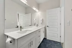 913 Valdez St, Austin, TX 78741 - Photo 16