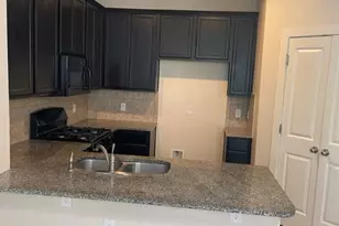 2212 Creekside Ln, Georgetown, TX 78626 - Photo 2