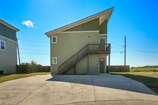 803 Hallie Cove, Lockhart, TX 78644 - Photo 2