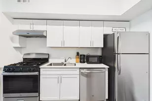 911 W 22nd St, Austin, TX 78705 - Photo 2