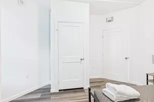 911 W 22nd St, Austin, TX 78705 - Photo 14