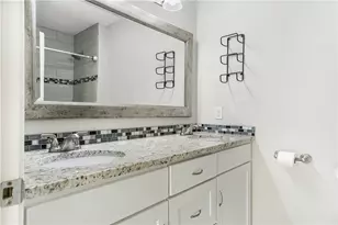 108 E Skyview Rd, Austin, TX 78752 - Photo 16