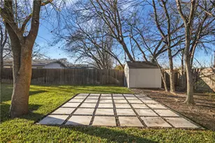 108 E Skyview Rd, Austin, TX 78752 - Photo 22