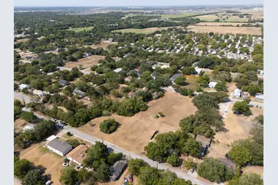 1313 Hondo Street, Lockhart, TX 78644 - Photo 6