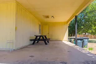 407 W 3rd St, Georgetown, TX 78626 - Photo 8