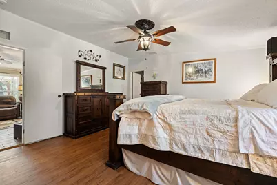 541 Hidden Oaks Drive, Elgin, TX 78621 - Photo 18