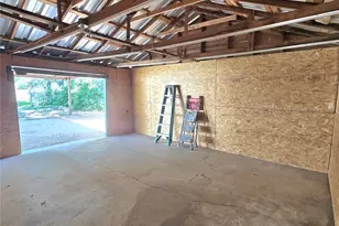 429 N Main St, Rockdale, TX 76567 - Photo 28