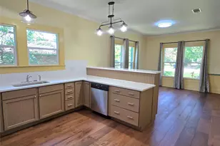 429 N Main St, Rockdale, TX 76567 - Photo 10