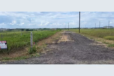 18107 Skog Road S, Elgin, TX 78621 - Photo 1