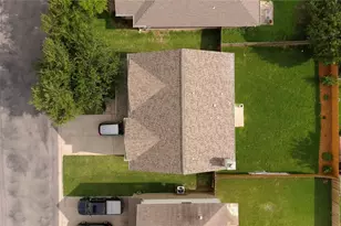 17525 Bridgefarmer Blvd, Pflugerville, TX 78660 - Photo 2