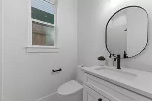 1809 Maple Ave, Austin, TX 78702 - Photo 8