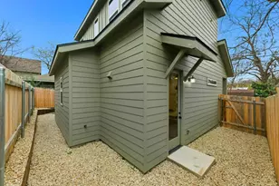 1809 Maple Ave, Austin, TX 78702 - Photo 16