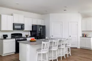 340 Sonterra Dr, San Marcos, TX 78666 - Photo 4