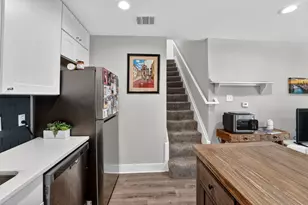 935 La Posada Dr, Austin, TX 78752 - Photo 4