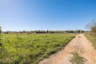 166 Norwood Ln, Elgin, TX 78621 - Photo 22