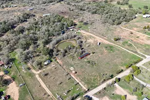 166 Norwood Ln, Elgin, TX 78621 - Photo 4