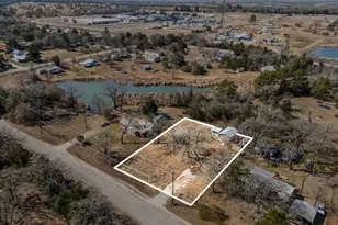 186 Zimmerman Ave, Bastrop, TX 78602 - Photo 1