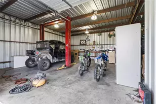 405 Old Hwy 20 Hwy, McDade, TX 78650 - Photo 22