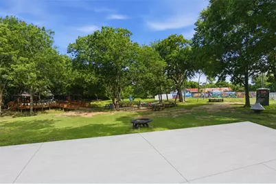 320 S Wilcox Street, Rockdale, TX 76567 - Photo 14
