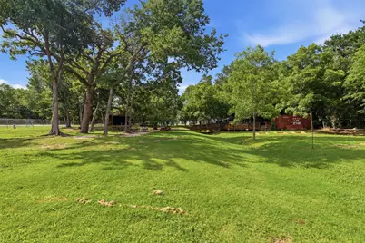 320 S Wilcox Street, Rockdale, TX 76567 - Photo 8