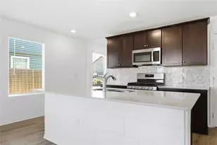 7208 Sparkling Light Dr, Del Valle, TX 78617 - Photo 4