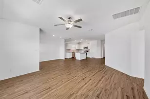 303 Chickasaw Ln, Hutto, TX 78634 - Photo 4