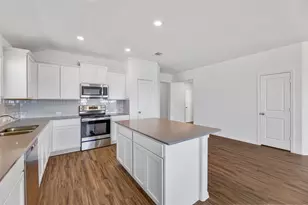 303 Chickasaw Ln, Hutto, TX 78634 - Photo 8
