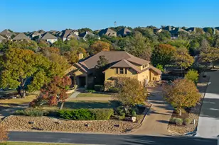 204 Overlook Ct, Georgetown, TX 78628 - Photo 2