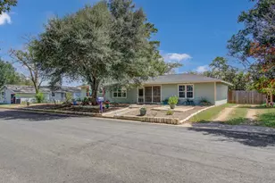 1004 Baumgarten St, Schulenburg, TX 78956 - Photo 2