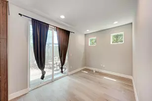 5308 Downs Dr, Austin, TX 78721 - Photo 12