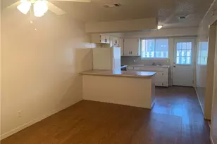 908 Emile St, Bastrop, TX 78602 - Photo 4