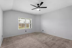 105 Guardian Angel Ct, Jarrell, TX 76537 - Photo 16