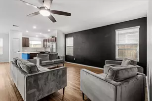 105 Guardian Angel Ct, Jarrell, TX 76537 - Photo 6
