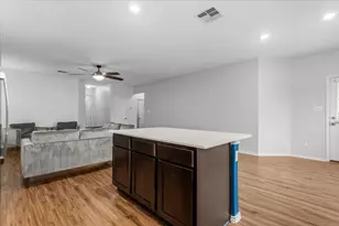 105 Guardian Angel Ct, Jarrell, TX 76537 - Photo 12