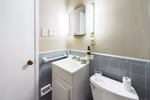 803 W 28th St, Austin, TX 78705 - Photo 18