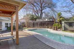 1704 Shelbourne Dr, Austin, TX 78752 - Photo 36