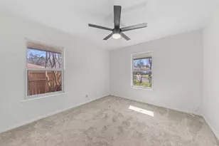 1704 Shelbourne Dr, Austin, TX 78752 - Photo 32