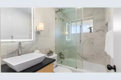 1704 Shelbourne Drive, Austin, TX 78752 - Photo 32