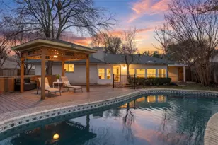 1704 Shelbourne Dr, Austin, TX 78752 - Photo 2