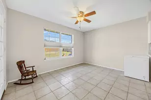 130 Cora St, New Braunfels, TX 78130 - Photo 6