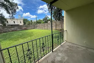 601 W 11th St, Austin, TX 78701 - Photo 16