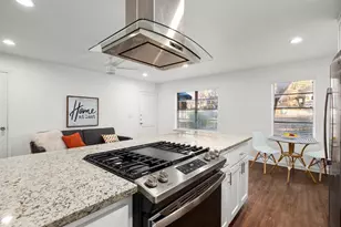 301 E 33rd St, Austin, TX 78705 - Photo 2