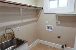 1301 S 6th St, Austin, TX 78704 - Photo 30