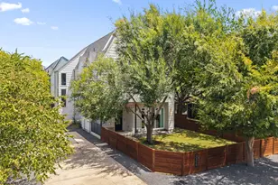 2806 W 44th St, Austin, TX 78731 - Photo 2