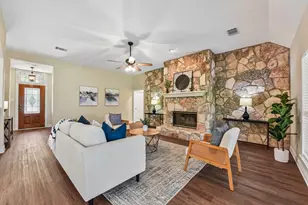 100 Grove Ln, Buda, TX 78610 - Photo 4
