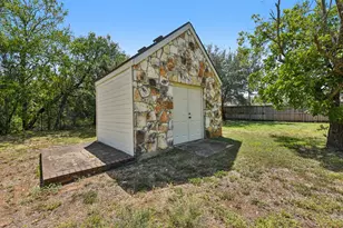 100 Grove Ln, Buda, TX 78610 - Photo 34