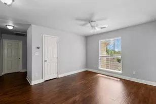 12220 Tanglewild Dr, Austin, TX 78758 - Photo 16