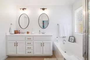 1819 Melissa Oaks Ln, Austin, TX 78744 - Photo 16