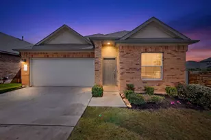 941 Legends Ln, Georgetown, TX 78628 - Photo 1